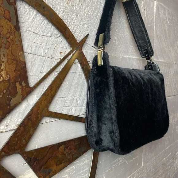 🛑 Donation 🛑 Absolutely adorable Authentic Gucci mini bag - Picture 11 of 13